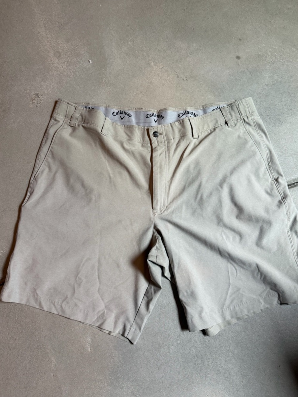 Callaway Men's Flat-Front Golf Shorts — Light Tan